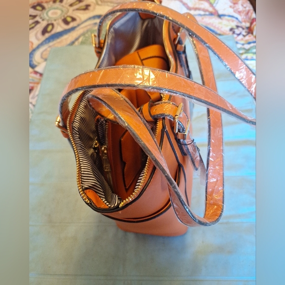 NWT 3 pc set handbags - Picture 2 of 6